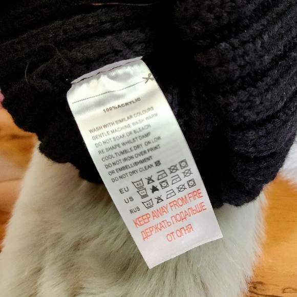 FURTALK Black Knit Pom Cap - (NWOT) - Picture 3 of 5
